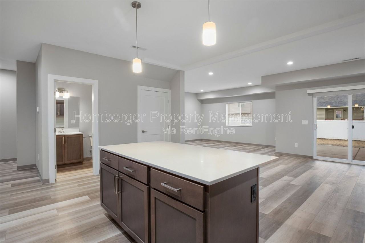 1603 N Manifold Ln - Photo 2 of 26