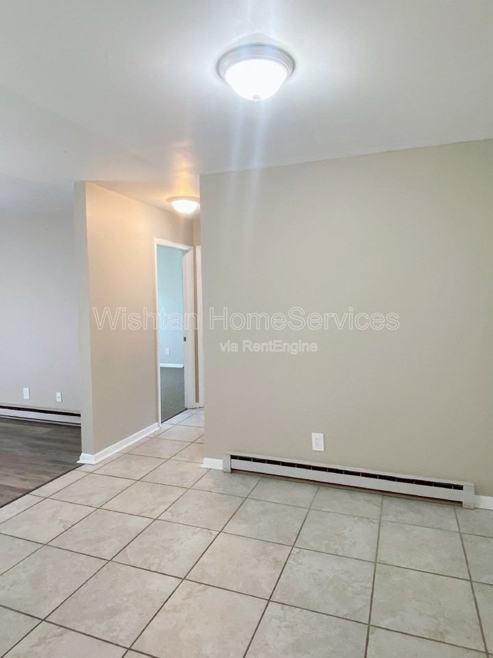 202 N Charleston Blvd #2 - Photo 5 of 19