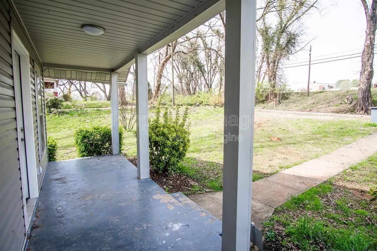 5804 Old Rutledge Pike - Photo 3 of 16