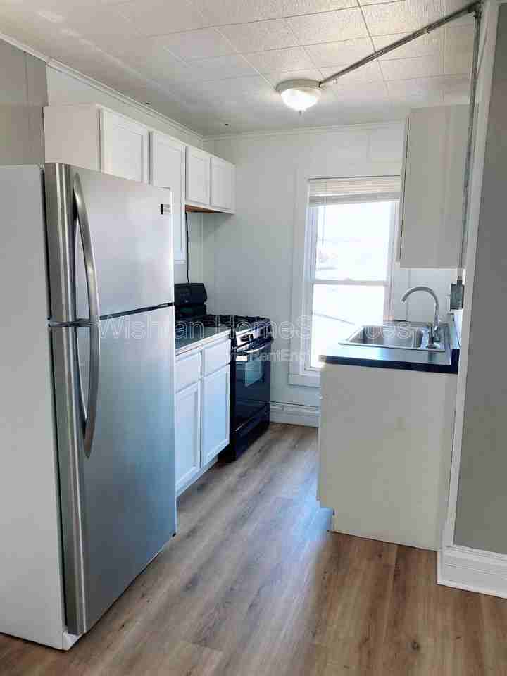 236 W Washington St #3