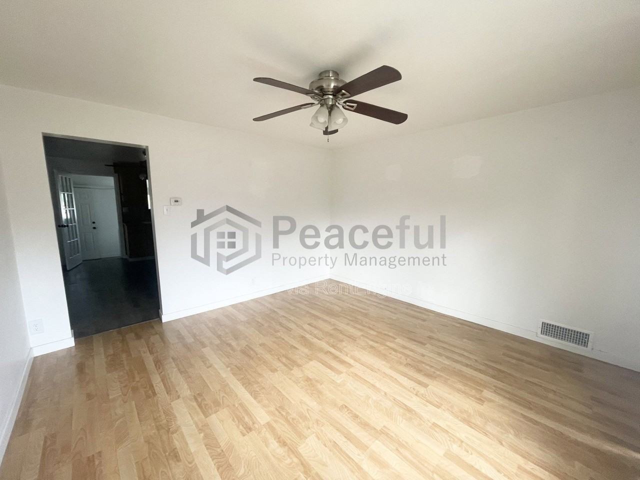 4326 S 900 E - Photo 4 of 10