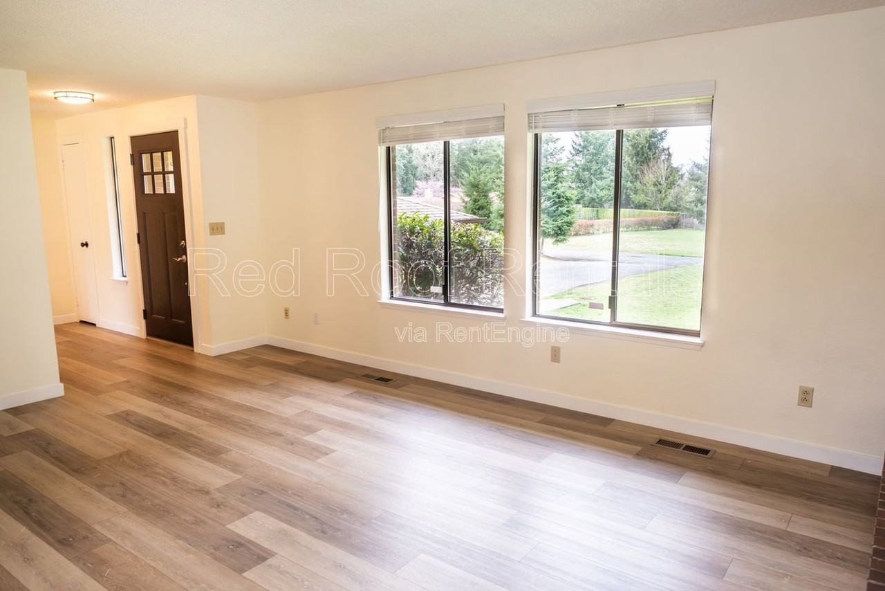 1418 Tule Lake Dr S - Photo 6 of 35