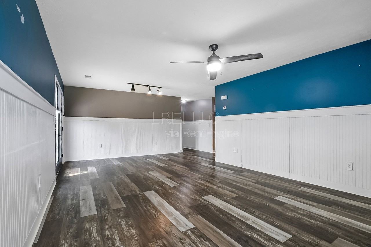 697 Red Hill Rd - Photo 2 of 13