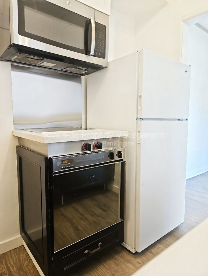 4566 Orange St #2 - Photo 4 of 7