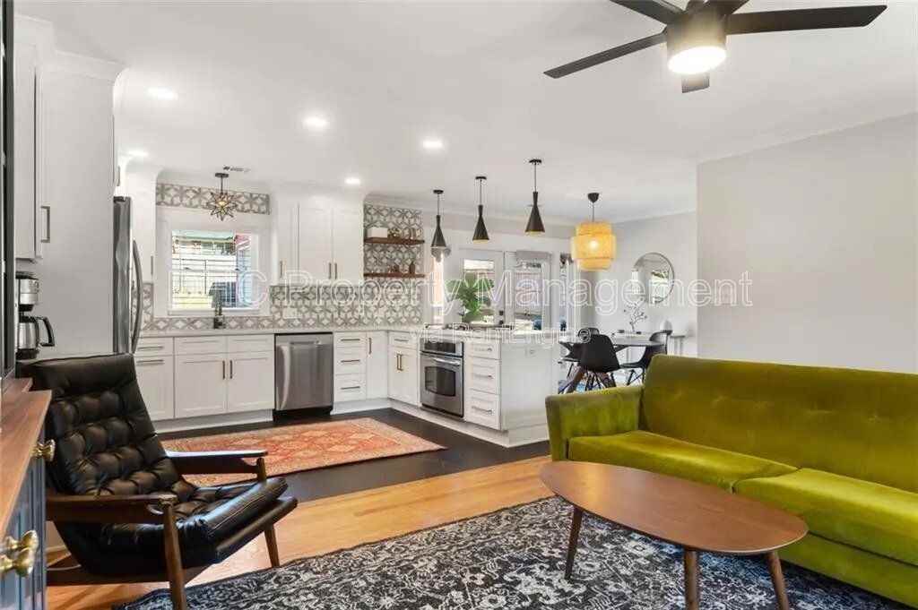 2968 Catalina Dr - Photo 5 of 28