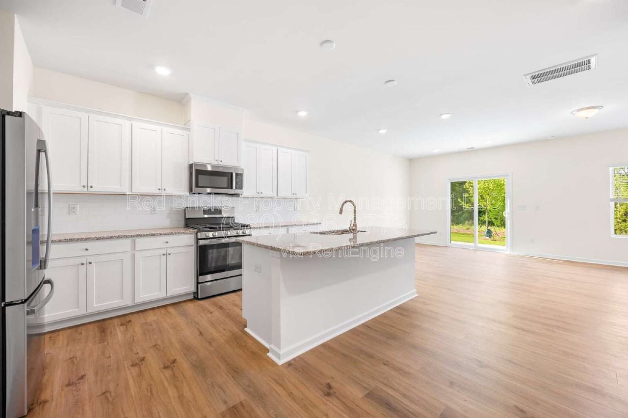 3576 Nimbell Rd - Photo 3 of 21