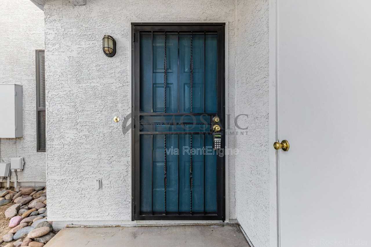 280 S Elizabeth Way #27 - Photo 4 of 31