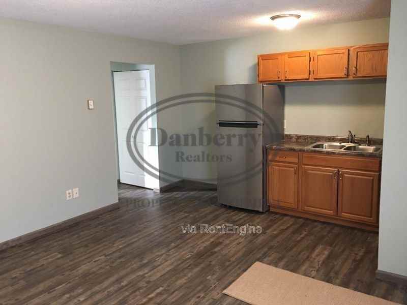 319 Frazer St #E - Photo 3 of 14