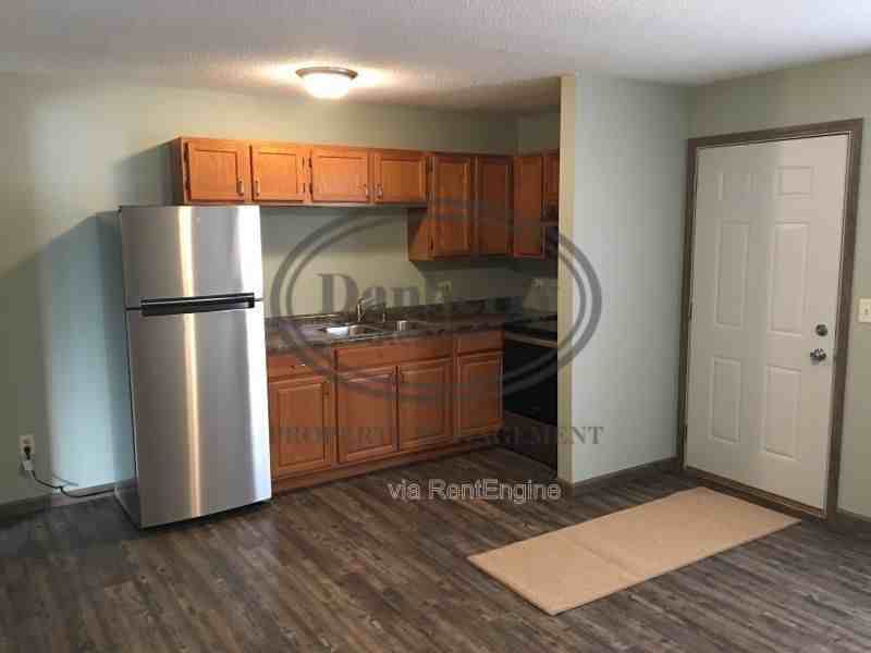 319 Frazer St #E - Photo 4 of 14