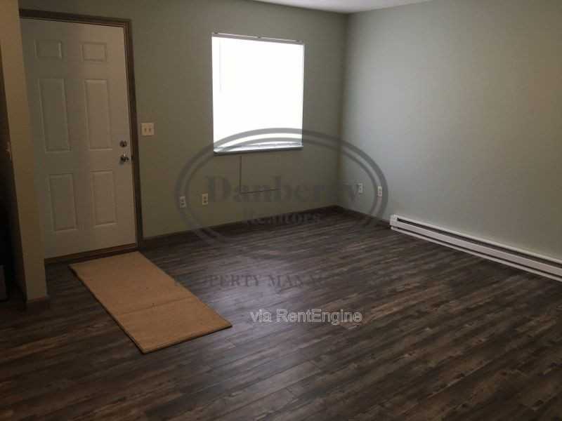 319 Frazer St #E - Photo 5 of 14