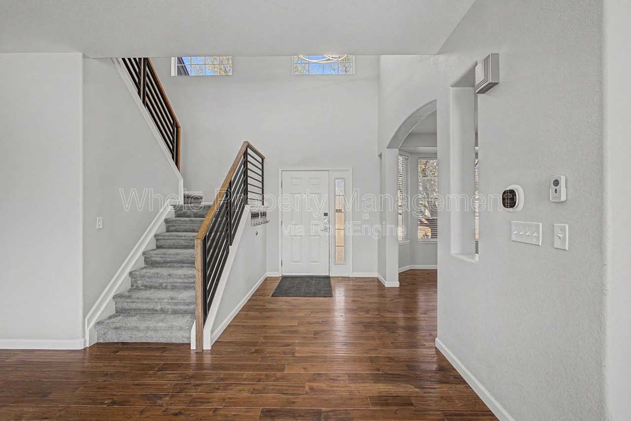 17196 Opal Hill Dr - Photo 2 of 28