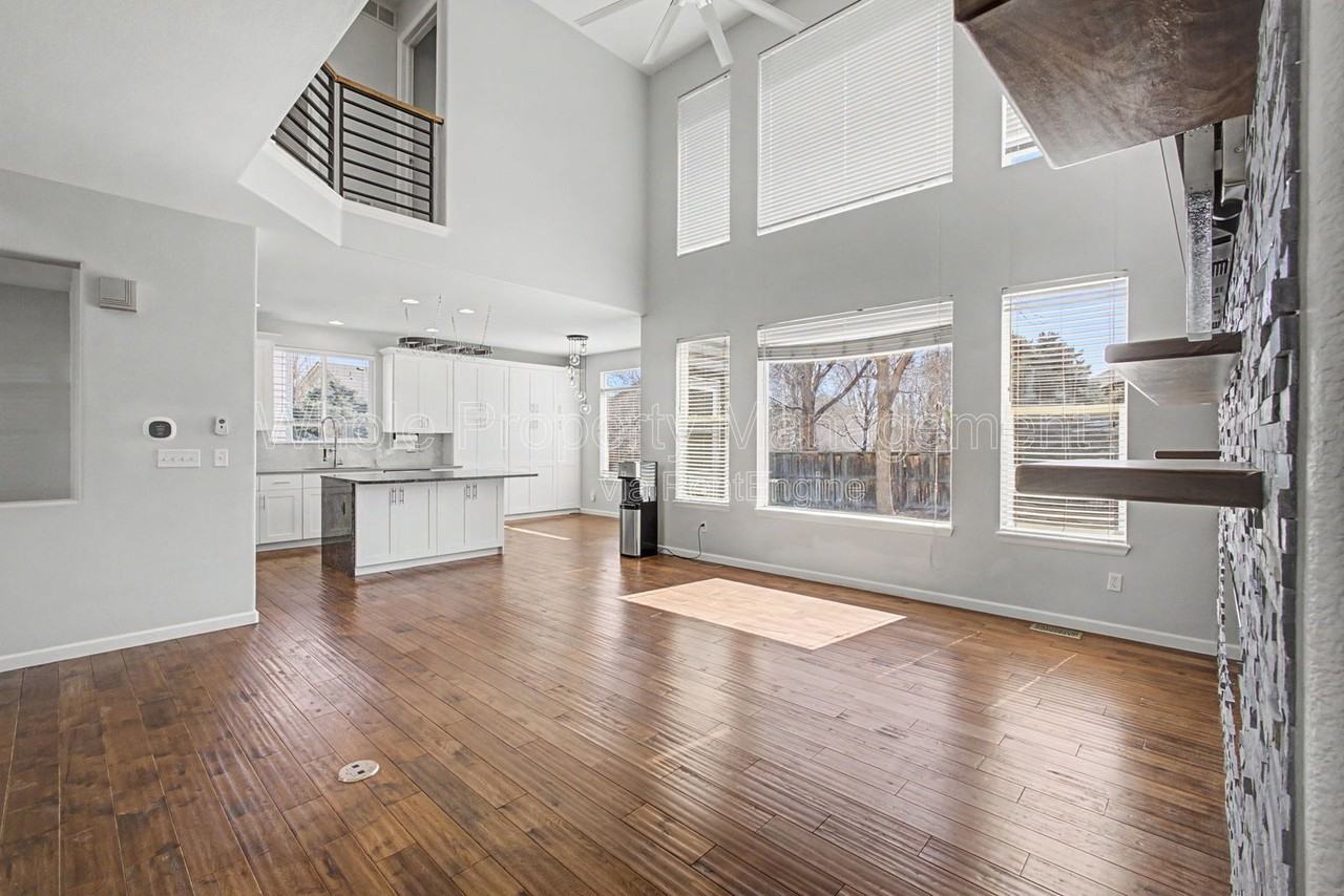 17196 Opal Hill Dr - Photo 4 of 28