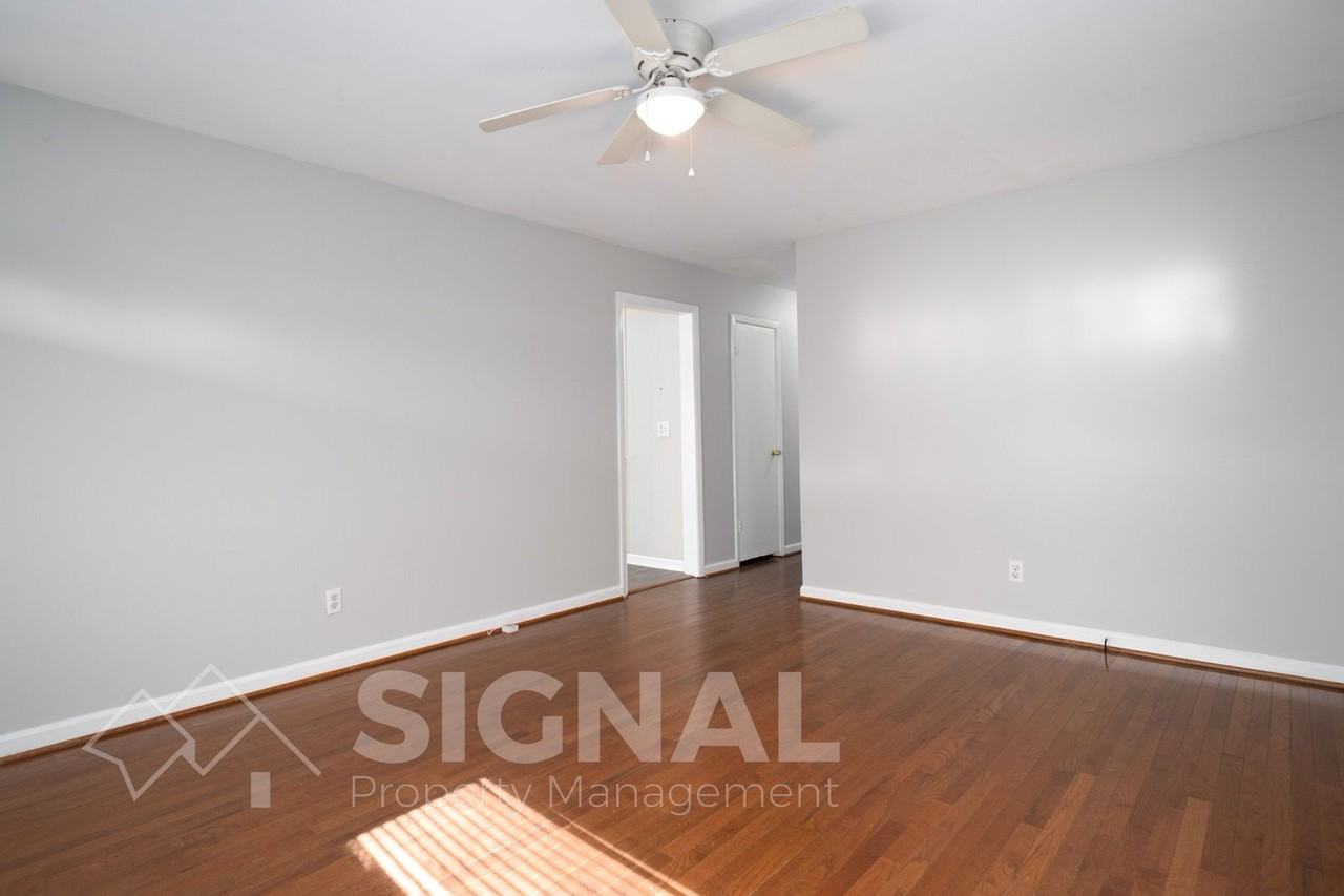 2425 Circle Dr - Photo 6 of 23