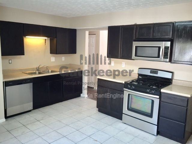 108 Grenoble Rd - Photo 2 of 18