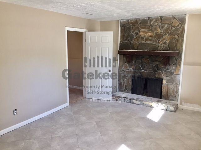 108 Grenoble Rd - Photo 6 of 18