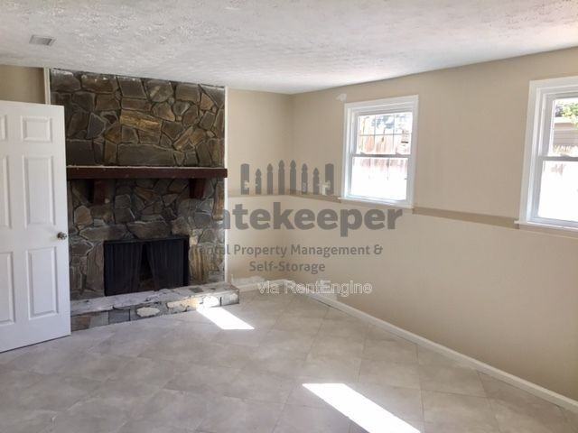 108 Grenoble Rd - Photo 7 of 18