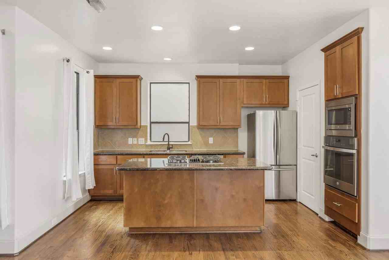 2816 Rusk St - Photo 7 of 25