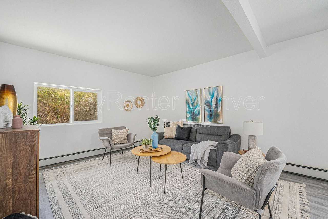 1580 S Krameria St - Photo 4 of 30