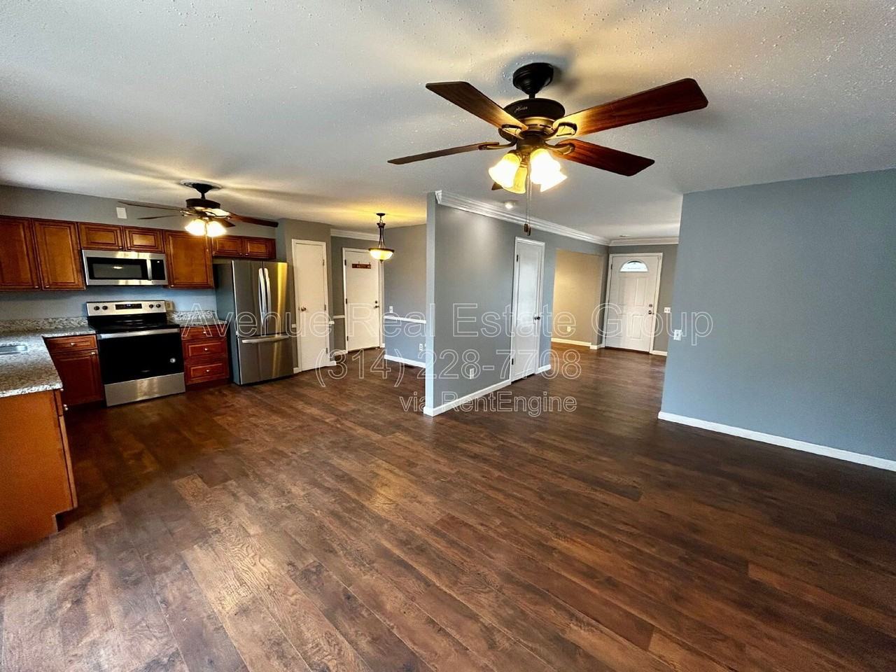 1639 Prestonpark Ln - Photo 4 of 16