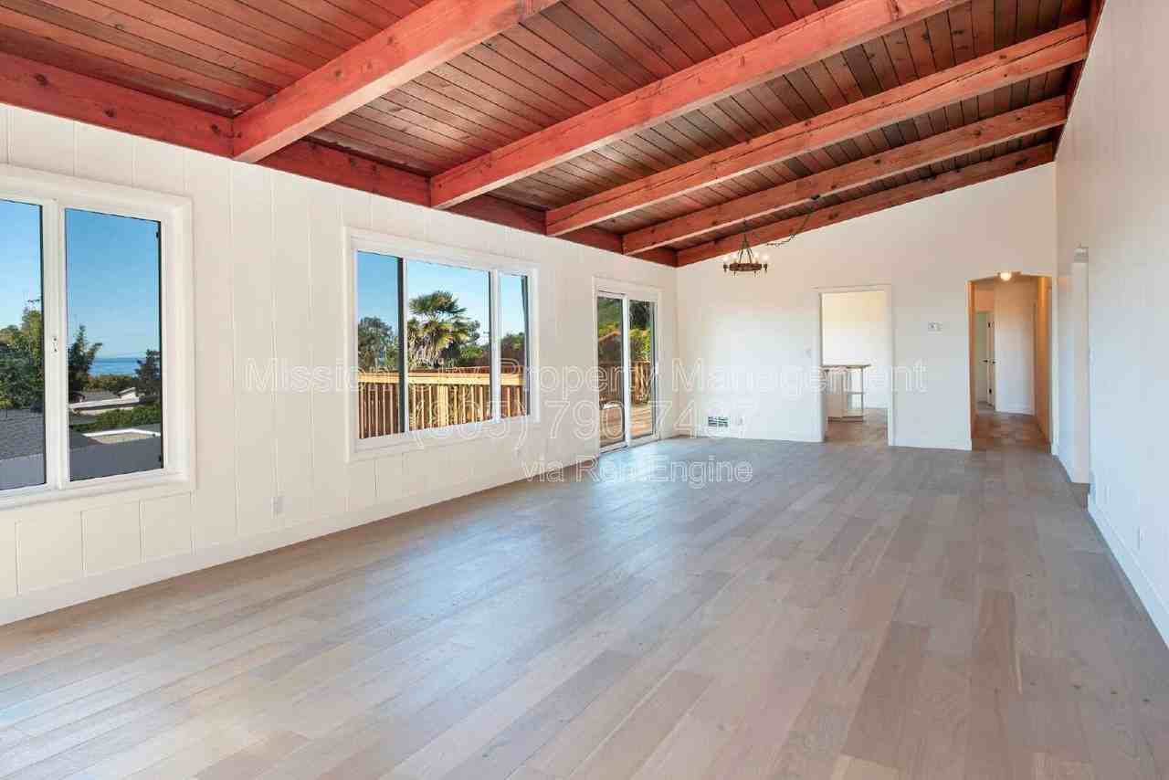 5533 Callejon Dr - Photo 3 of 19