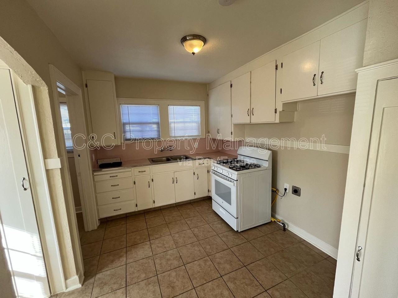 59 W 3rd St - Photo 5 of 9