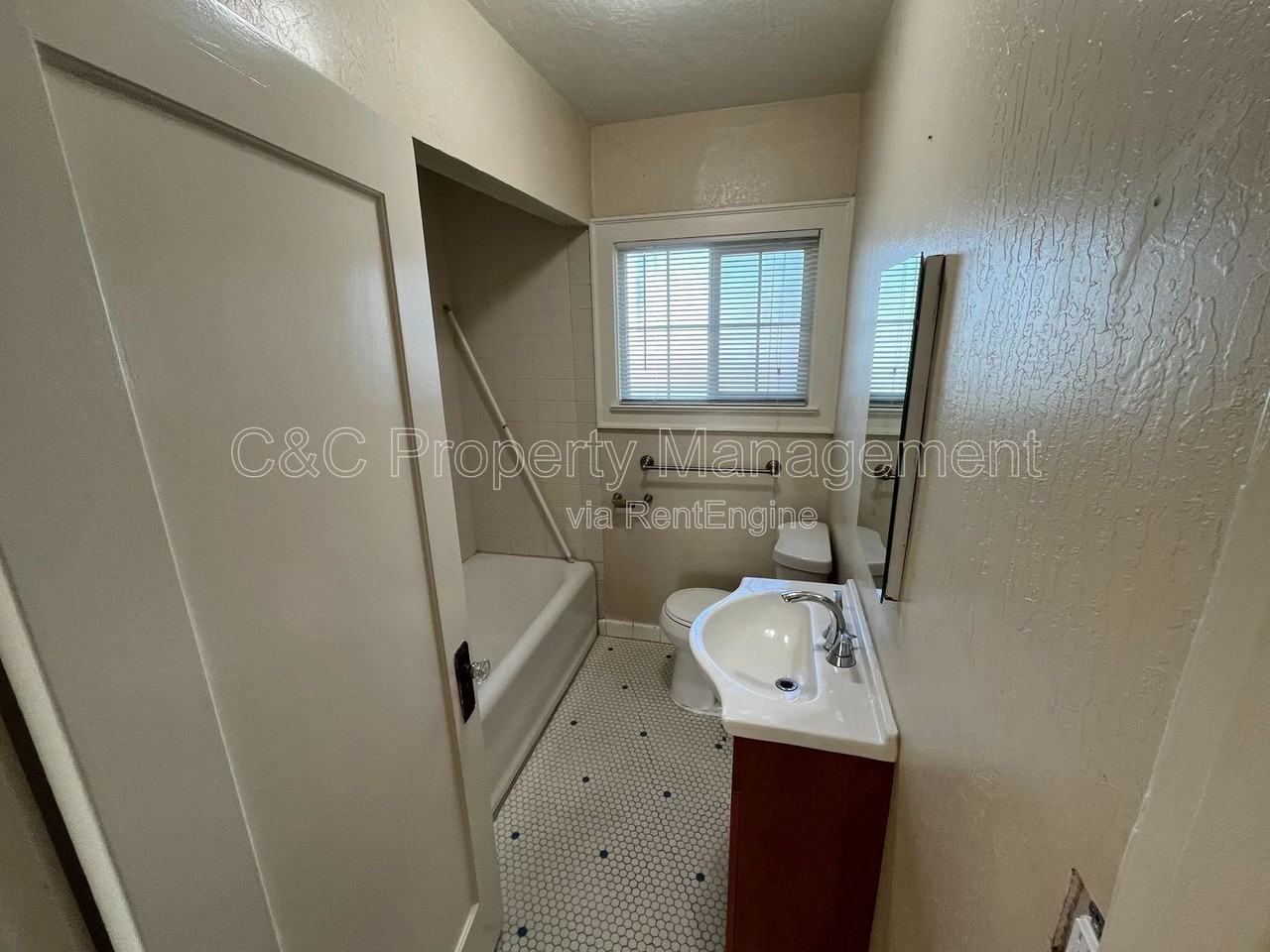 59 W 3rd St - Photo 6 of 9