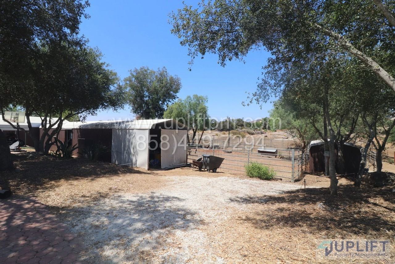 13100 Old Barona Rd - Photo 6 of 9