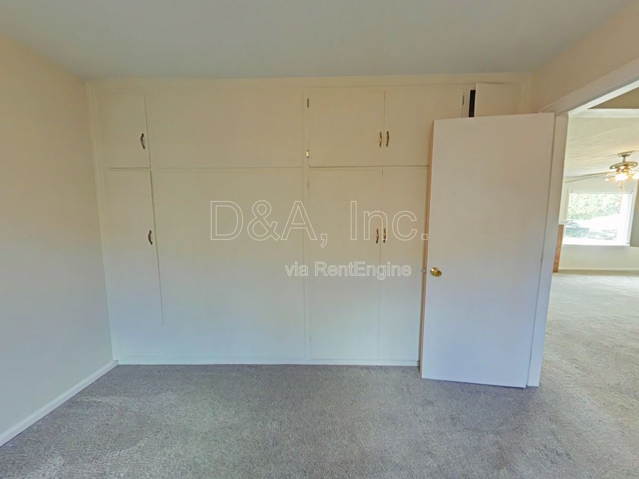 2012 Nw Tyler Ave - Photo 6 of 9