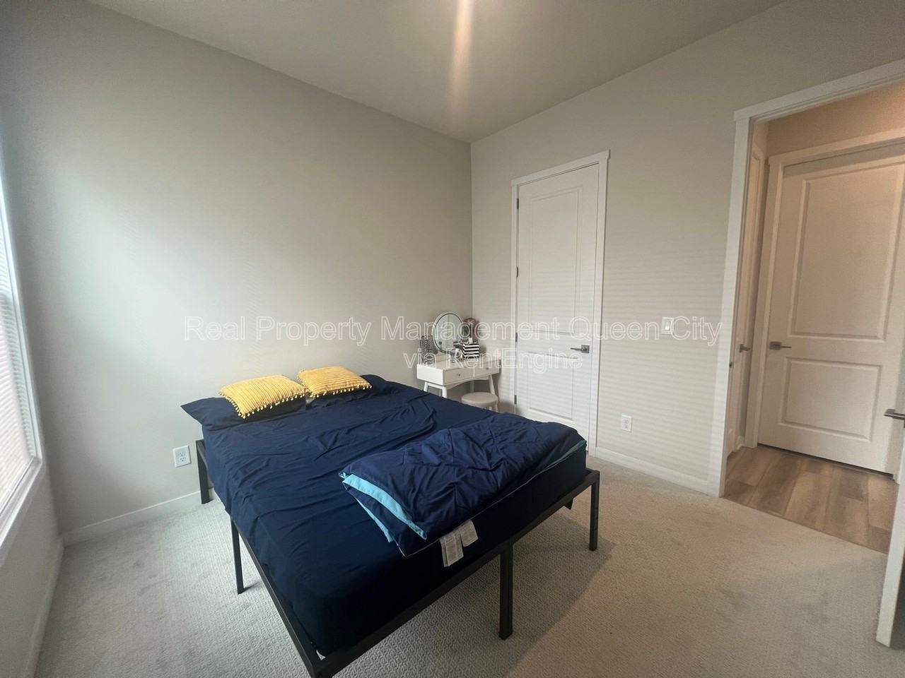 7111 Wayfarer Dr - Photo 5 of 19