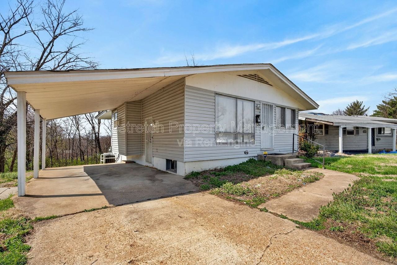 10201 Gourock Dr - Photo 3 of 33