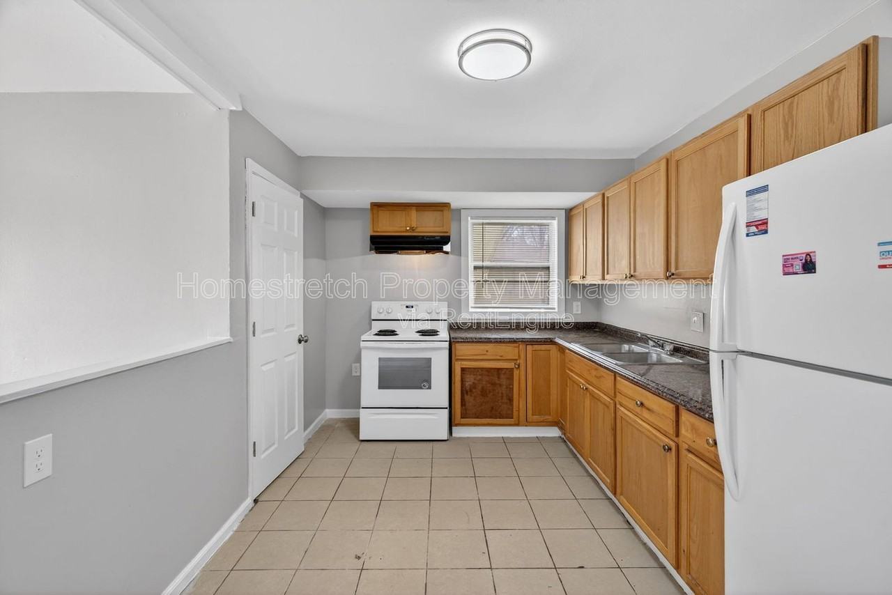 10201 Gourock Dr - Photo 6 of 33