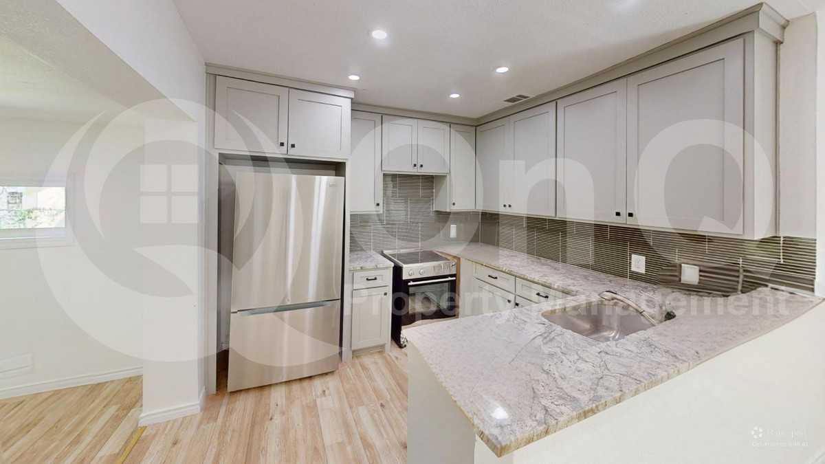 905 Bell Dr - Photo 4 of 21