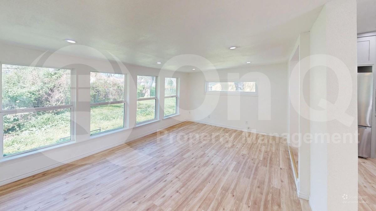 905 Bell Dr - Photo 6 of 21