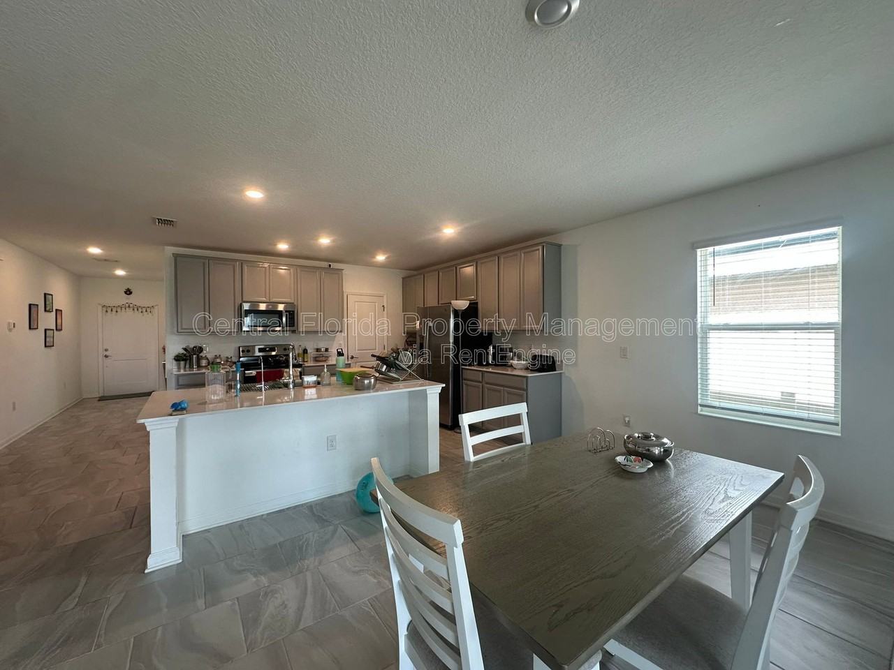 373 Pineywoods St - Photo 7 of 34