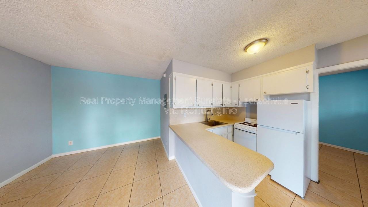 10342 Atlantic Cir #01 - Photo 2 of 11