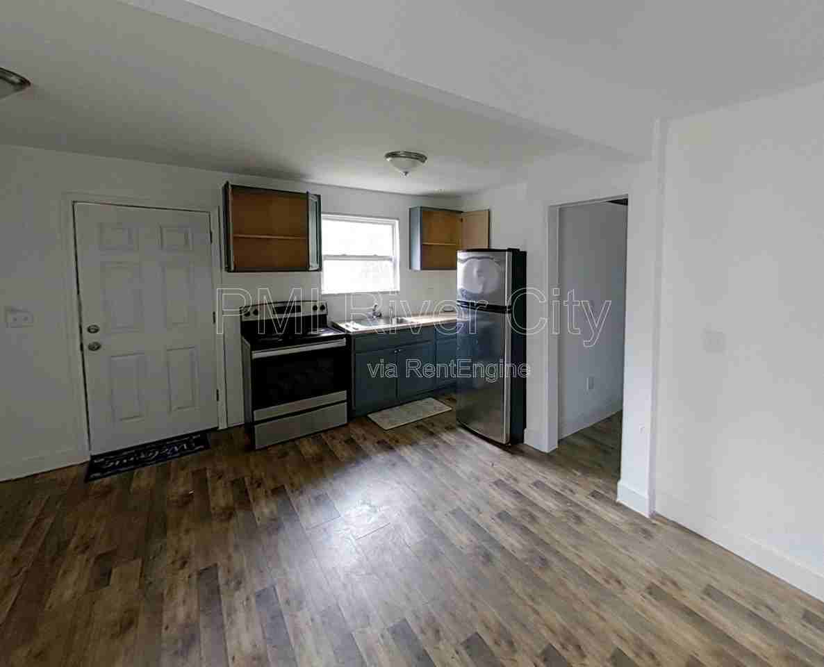 1637 W 34th St - Photo 2 of 11