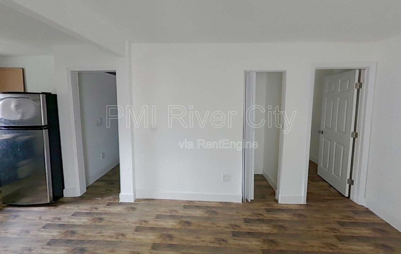 1637 W 34th St - Photo 5 of 11