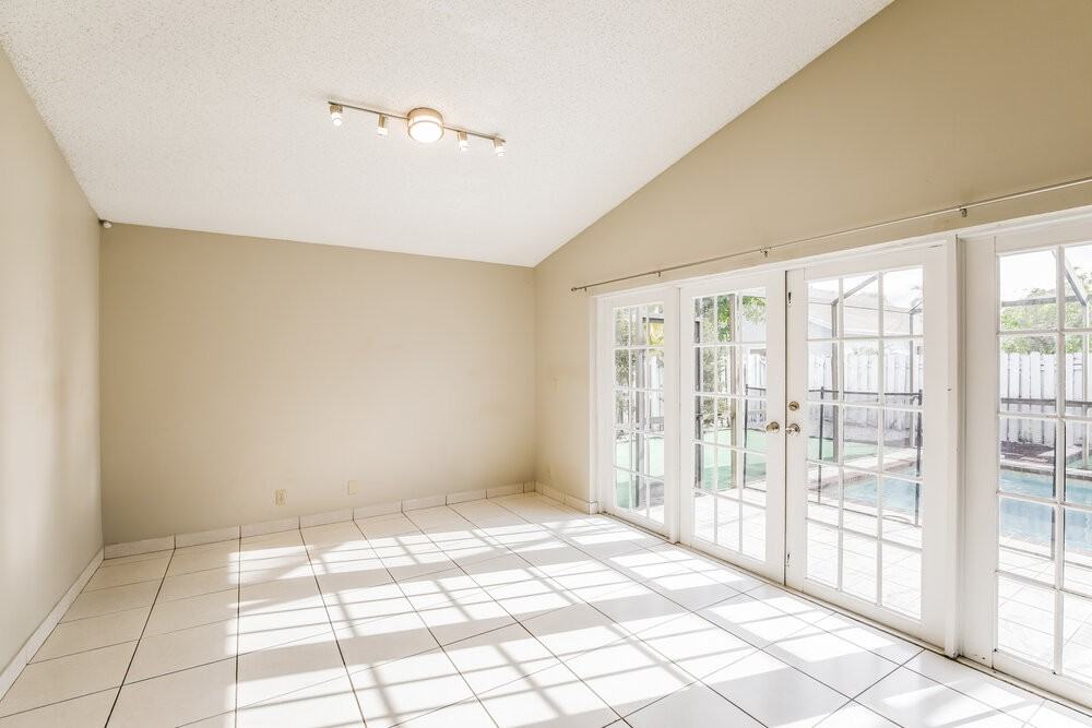3231 Ensenada Way - Photo 6 of 17