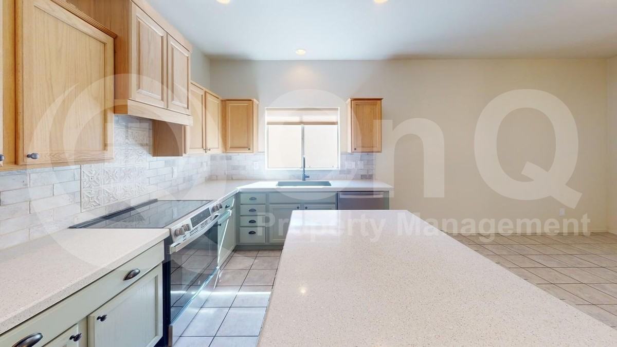 38354 S Skyline Dr - Photo 4 of 15