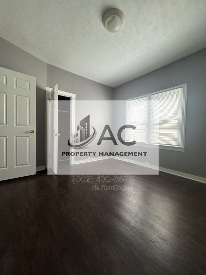 924 Burton Ave - Photo 2 of 11