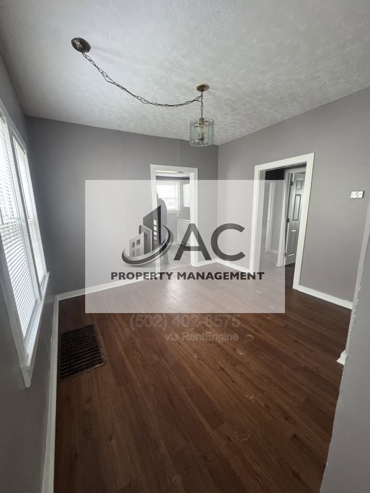 924 Burton Ave - Photo 4 of 11