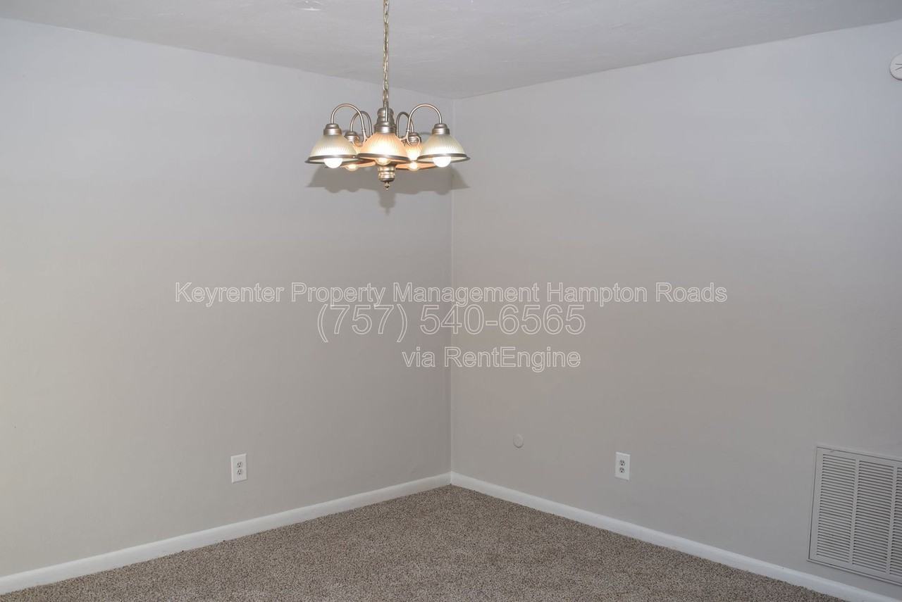 5953 Blackpoole Ln - Photo 5 of 38