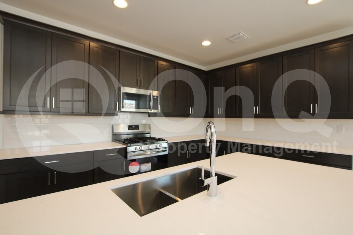 17161 W Artemisa Ave - Photo 2 of 23