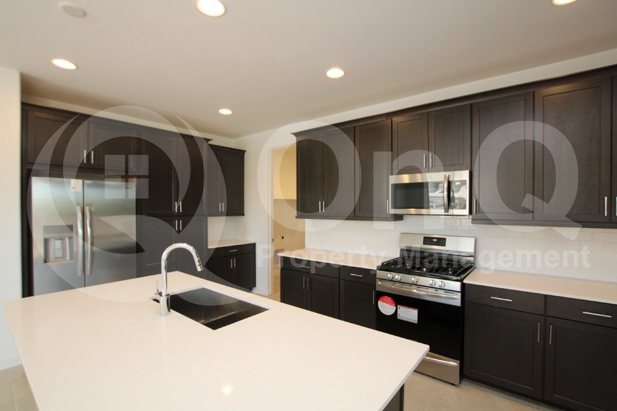 17161 W Artemisa Ave - Photo 3 of 23