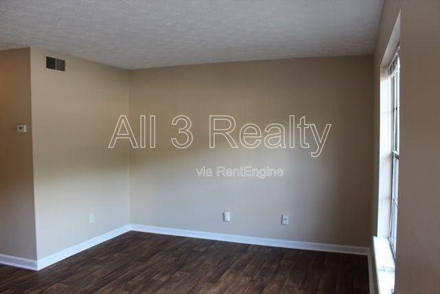 195 Meadowbrook Ct #B - Photo 3 of 23