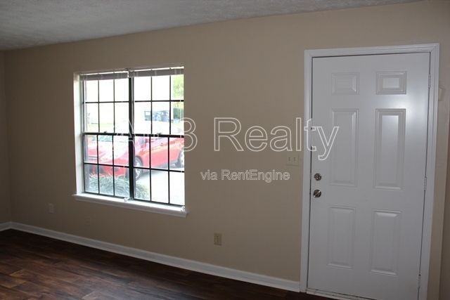 195 Meadowbrook Ct #B - Photo 5 of 23