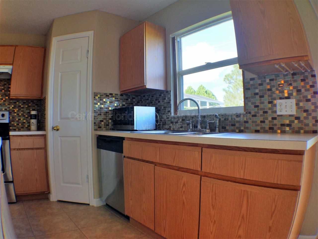 4437 Stonemeadow Dr - Photo 2 of 16