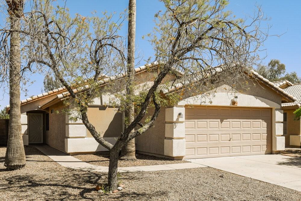 3879 S Conestoga Rd - Photo 3 of 16