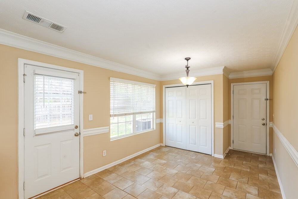 10 Carey Ct - Photo 6 of 17