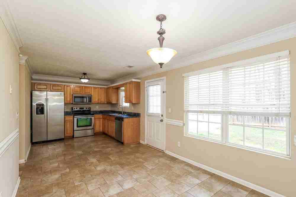 10 Carey Ct - Photo 7 of 17